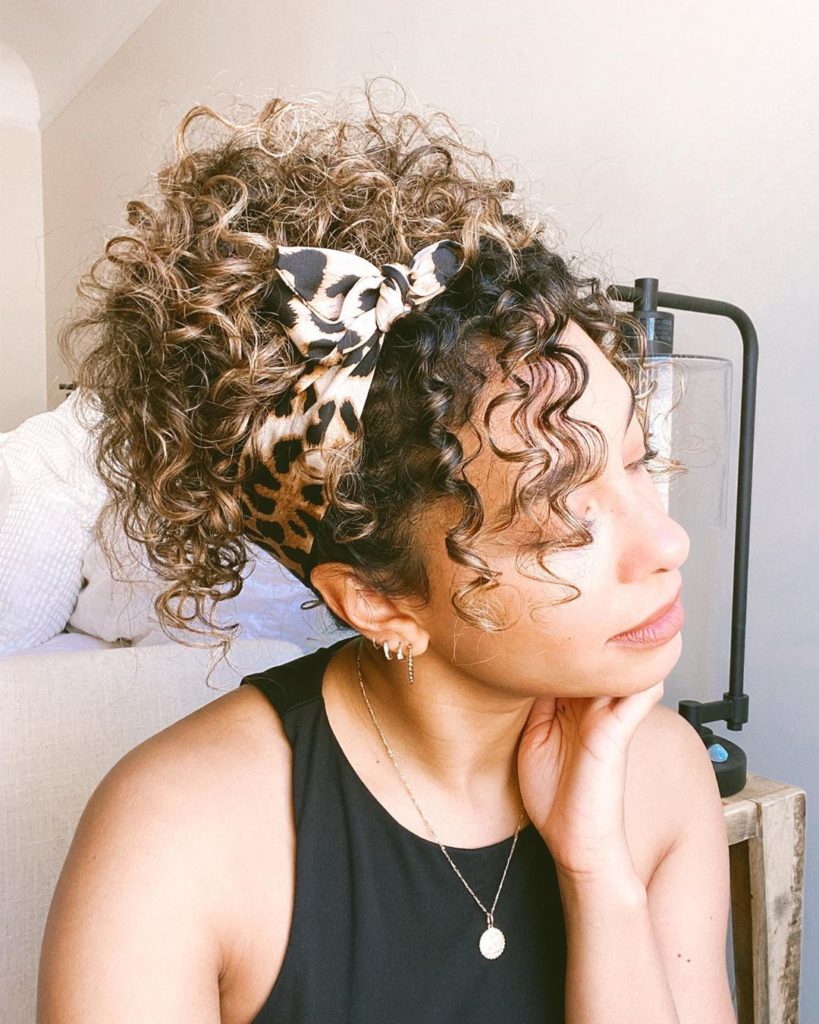 5 cute & easy ways to style your curls for summer. 
